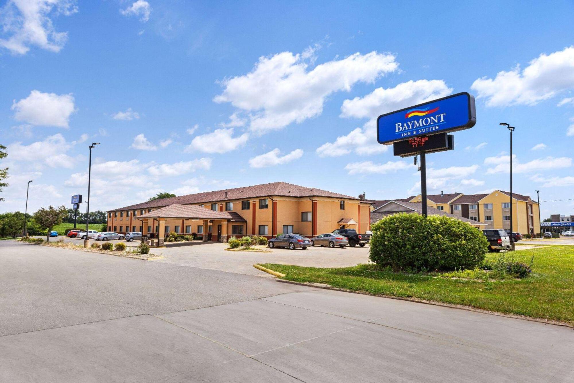 Hotel Baymont By Wyndham Waterloo Zewnętrze zdjęcie